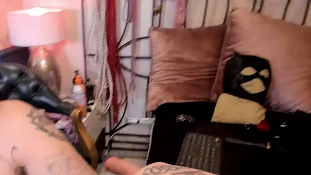 luxifer 666  online show from March 2025 11:02:01 PM