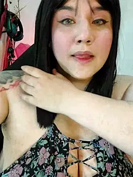 ItsNaiixa online show from October 2025 07:23:02 PM