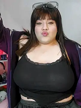 ItsNaiixa online show from October 2025 10:41:01 PM