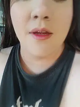 ItsNaiixa online show from July 2026 08:33:01 PM