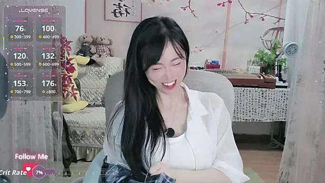 Lisa-s online show from October 2025 01:43:02 PM