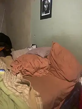 Snapshot of Moorella1 chatting on December 2025 07:19:02 PM Moorella1 online show from December 2025 07:19:02 PM