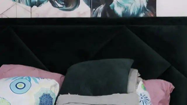 tanyagrey online show from February 2026 06:44:02 AM