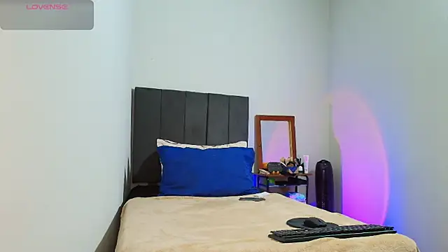 Snapshot of colinbrown chatting on November 2025 08:25:01 AM colinbrown online show from November 2025 08:25:01 AM