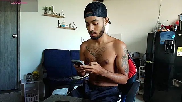 Snapshot of colinbrown chatting on January 2026 01:50:01 PM colinbrown online show from January 2026 01:50:01 PM