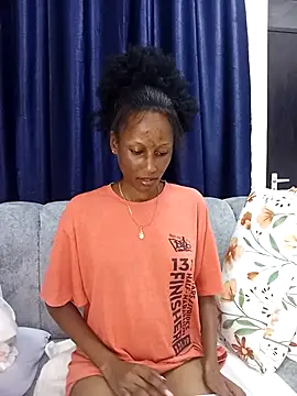 Snapshot of Lina-01 chatting on November 2025 05:13:01 PM Lina-01 online show from November 2025 05:13:01 PM