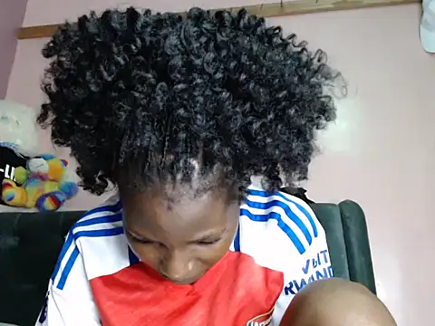 TrishaKalid online show from January 2025 07:11:01 PM