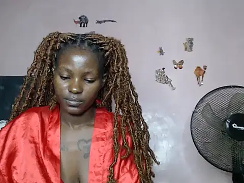 TrishaKalid online show from March 2025 09:21:01 PM