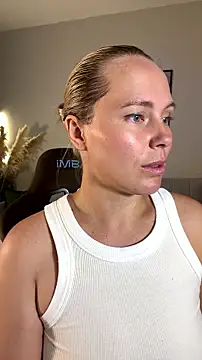 Snapshot of Charming_Daphny chatting on July 2026 07:13:01 AM Charming Daphny online show from July 2026 07:13:01 AM