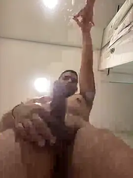 Juanes432 online show from February 2026 04:47:02 PM