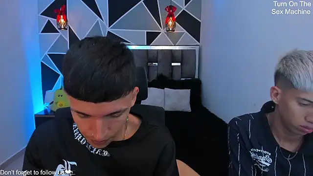 Snapshot of Juan_Nd_Steven chatting on April 2026 01:11:02 AM Juan Nd Steven online show from April 2026 01:11:02 AM