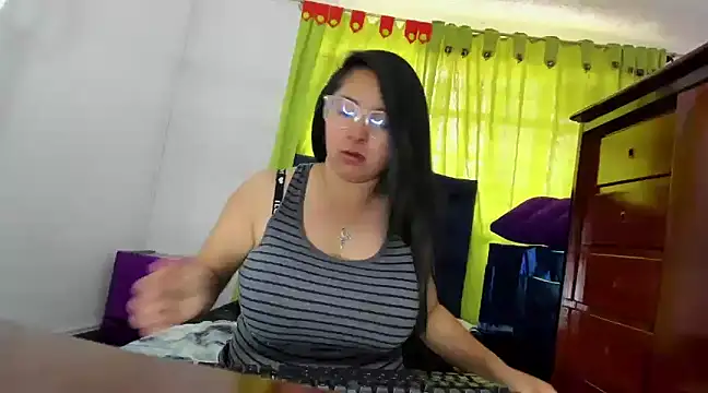 Snapshot of _Angelinaandrade_ chatting on January 2025 07:59:02 PM Angelinaandrade online show from January 2025 07:59:02 PM