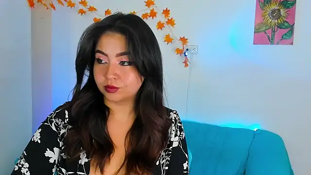 Snapshot of LiahDiaz chatting on December 2024 08:45:01 PM LiahDiaz online show from December 2024 08:45:01 PM