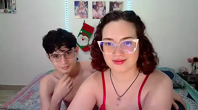 Snapshot of AndrewAnndCherry chatting on December 2024 01:00:02 AM AndrewAnndCherry online show from December 2024 01:00:02 AM