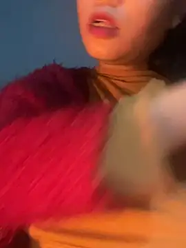 Snapshot of Laura8910 chatting on December 2024 09:57:01 AM Laura8910 online show from December 2024 09:57:01 AM