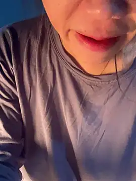 Snapshot of Laura8910 chatting on January 2025 12:38:02 PM Laura8910 online show from January 2025 12:38:02 PM