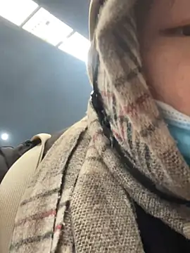 Snapshot of Laura8910 chatting on January 2025 08:19:02 AM Laura8910 online show from January 2025 08:19:02 AM