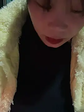 Snapshot of Laura8910 chatting on February 2025 01:32:01 PM Laura8910 online show from February 2025 01:32:01 PM