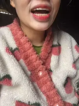 Snapshot of Laura8910 chatting on March 2025 06:20:02 AM Laura8910 online show from March 2025 06:20:02 AM