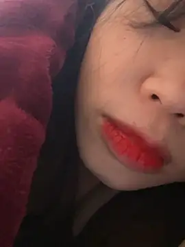 Snapshot of Laura8910 chatting on March 2025 12:06:02 AM Laura8910 online show from March 2025 12:06:02 AM