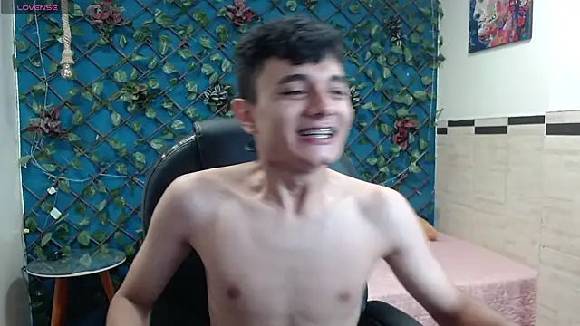 Snapshot of Waturox chatting on November 2025 07:13:01 PM Waturox online show from November 2025 07:13:01 PM