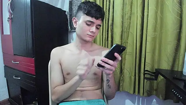 Snapshot of Waturox chatting on November 2025 03:53:02 AM Waturox online show from November 2025 03:53:02 AM