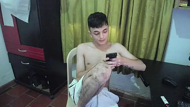 Snapshot of Waturox chatting on February 2026 09:40:02 PM Waturox online show from February 2026 09:40:02 PM