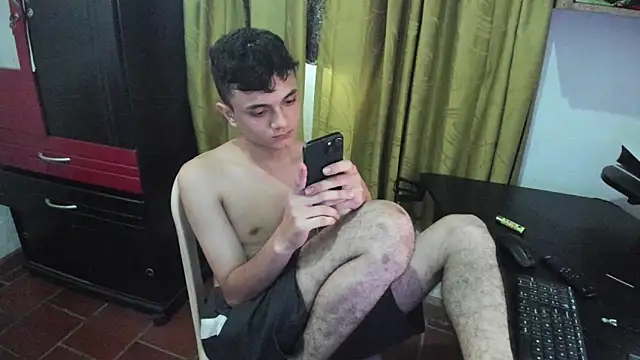 Snapshot of Waturox chatting on March 2026 10:27:02 PM Waturox online show from March 2026 10:27:02 PM