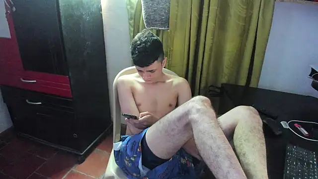 Snapshot of Waturox chatting on April 2026 10:01:01 PM Waturox online show from April 2026 10:01:01 PM