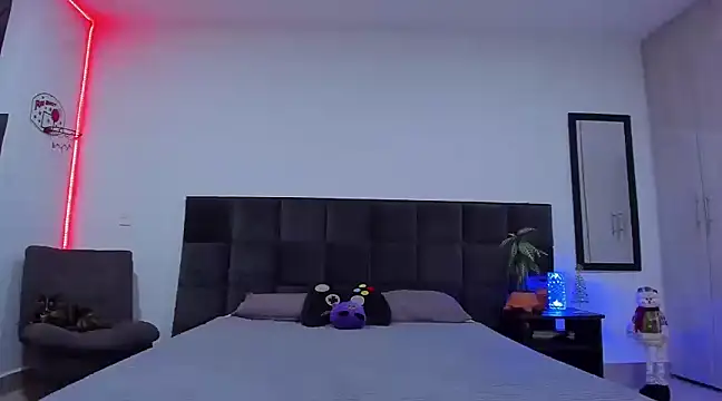 Alexander Martines online show from December 2024 10:58:02 PM