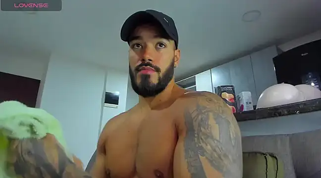 Alexander Martines online show from February 2025 10:54:01 PM