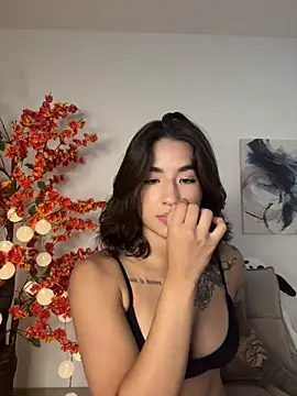 VictoriaHiill online show from May 2026 06:15:02 PM