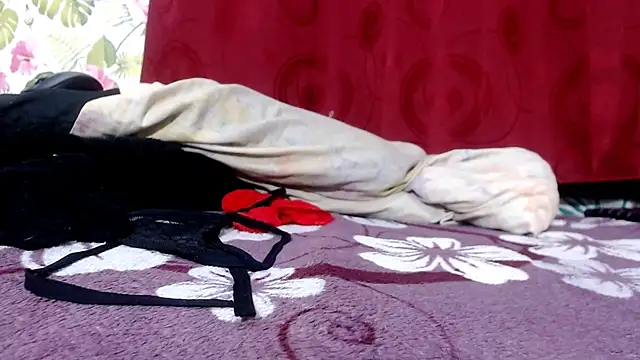 Snapshot of alisontitsmilk19 chatting on February 2025 03:58:01 AM alisontitsmilk19 online show from February 2025 03:58:01 AM