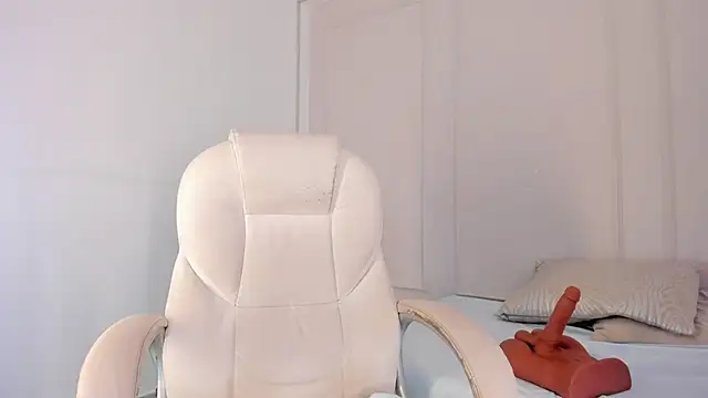 Mariapettit online show from January 2025 03:51:01 PM