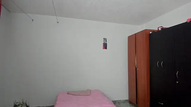 Snapshot of nicole_volkov chatting on March 2025 01:37:02 AM nicole volkov online show from March 2025 01:37:02 AM