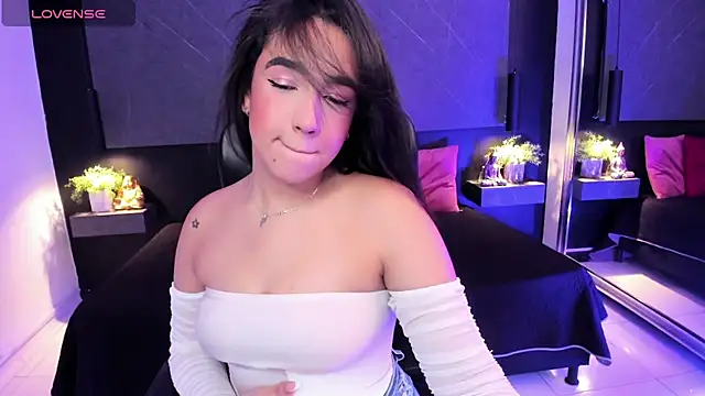 SaraaMills online show from May 2026 03:46:02 AM
