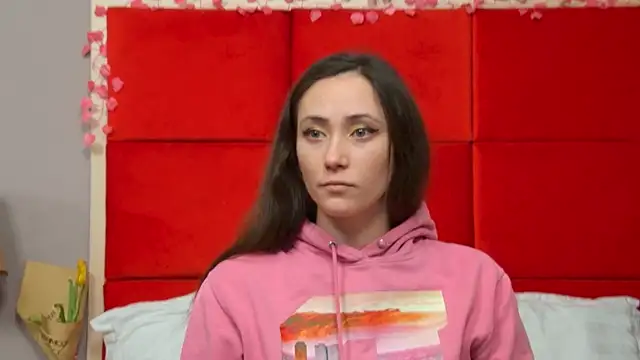 Snapshot of AliceMunro chatting on March 2025 08:48:01 PM AliceMunro online show from March 2025 08:48:01 PM