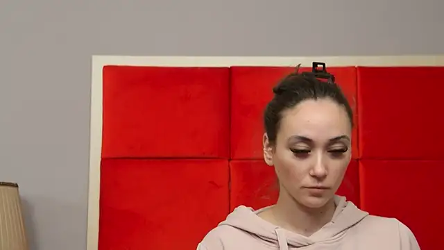 Snapshot of AliceMunro chatting on March 2025 10:32:02 PM AliceMunro online show from March 2025 10:32:02 PM