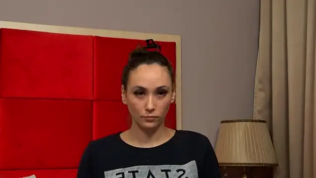 Snapshot of AliceMunro chatting on March 2025 08:32:02 PM AliceMunro online show from March 2025 08:32:02 PM