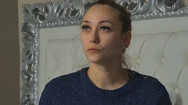 Snapshot of AliceMunro chatting on October 2025 08:32:01 PM AliceMunro online show from October 2025 08:32:01 PM