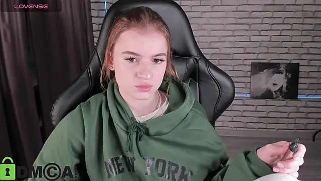 Stacey Brown online show from December 2025 01:24:02 AM