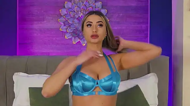 Snapshot of LoraDevine chatting on May 2026 08:03:02 PM LoraDevine online show from May 2026 08:03:02 PM