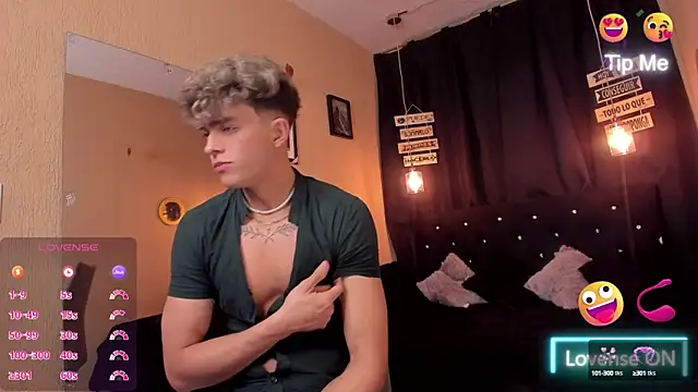 Snapshot of ANDRIUS_24 chatting on March 2025 10:49:01 PM ANDRIUS 24 online show from March 2025 10:49:01 PM