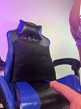 MarielQueenx online show from December 2025 04:54:01 AM