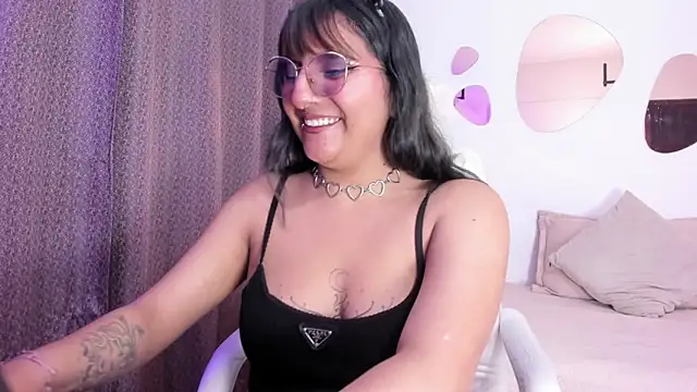 Alliccee online show from November 2025 08:30:01 PM