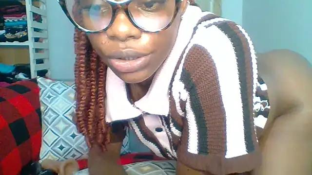 Petite 254 online show from May 2026 11:32:01 PM
