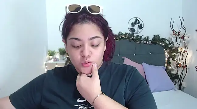 Snapshot of KathyGonzalez chatting on December 2024 11:25:02 AM KathyGonzalez online show from December 2024 11:25:02 AM