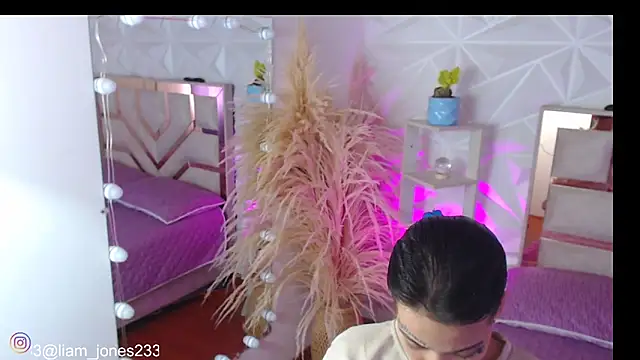 Jonesliam23 online show from September 2025 06:12:02 PM