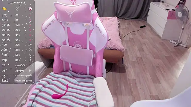 Snapshot of Malina_Lovely chatting on December 2025 08:59:02 PM Malina Lovely online show from December 2025 08:59:02 PM