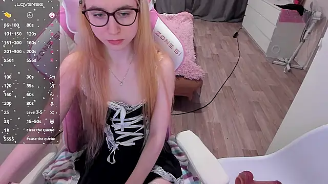 Snapshot of Malina_Lovely chatting on January 2026 12:14:02 AM Malina Lovely online show from January 2026 12:14:02 AM